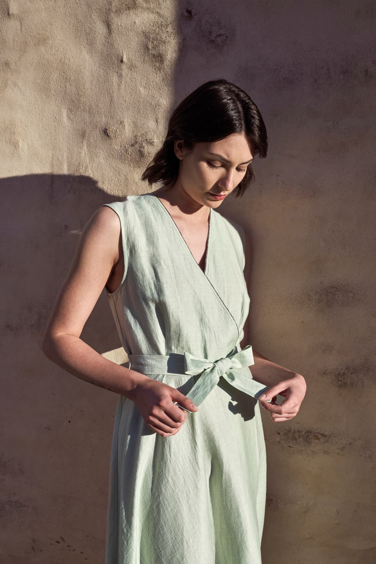 TONET Donna - Vestito lungo in lino lucente color menta, con rifinitura TONET ad incrociare e cintura. Adatto per occasioni speciali. Sartoria Made in Italy