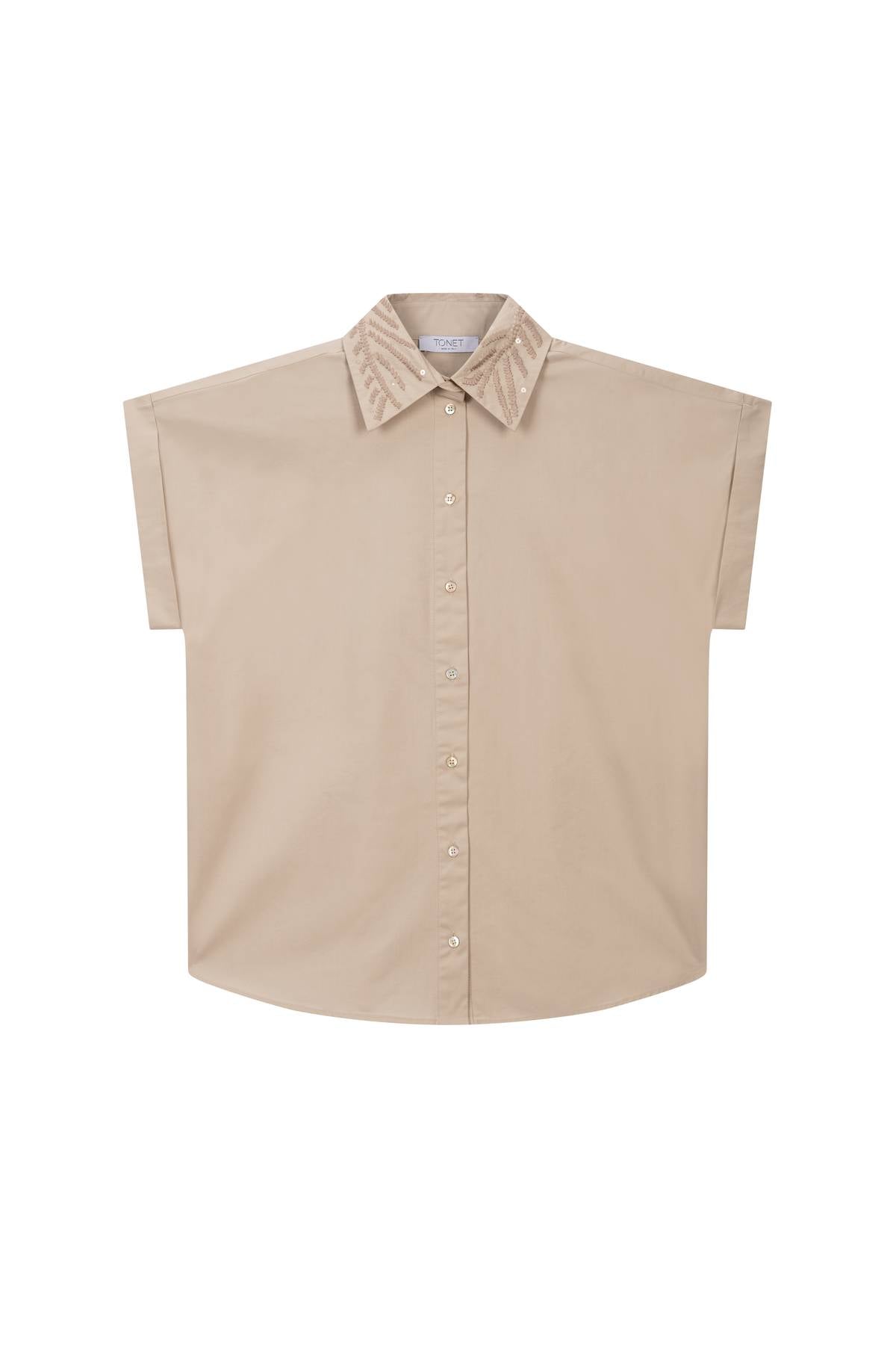 TONET - Camicia da donna in popeline di cotone, ricamo con filato e paillettes. Mezza manica, vestibilità regolare, risvolto sul polso, bottoni in madreperla. 