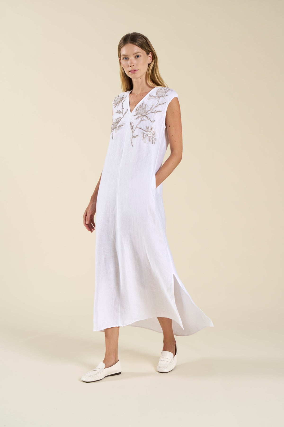 Vestito lungo ricamato
