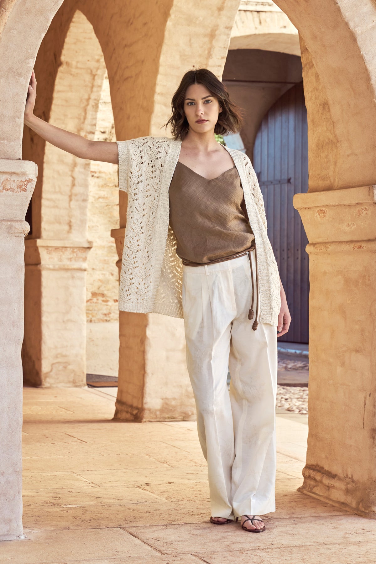 Cardigan in punto floreale traforato